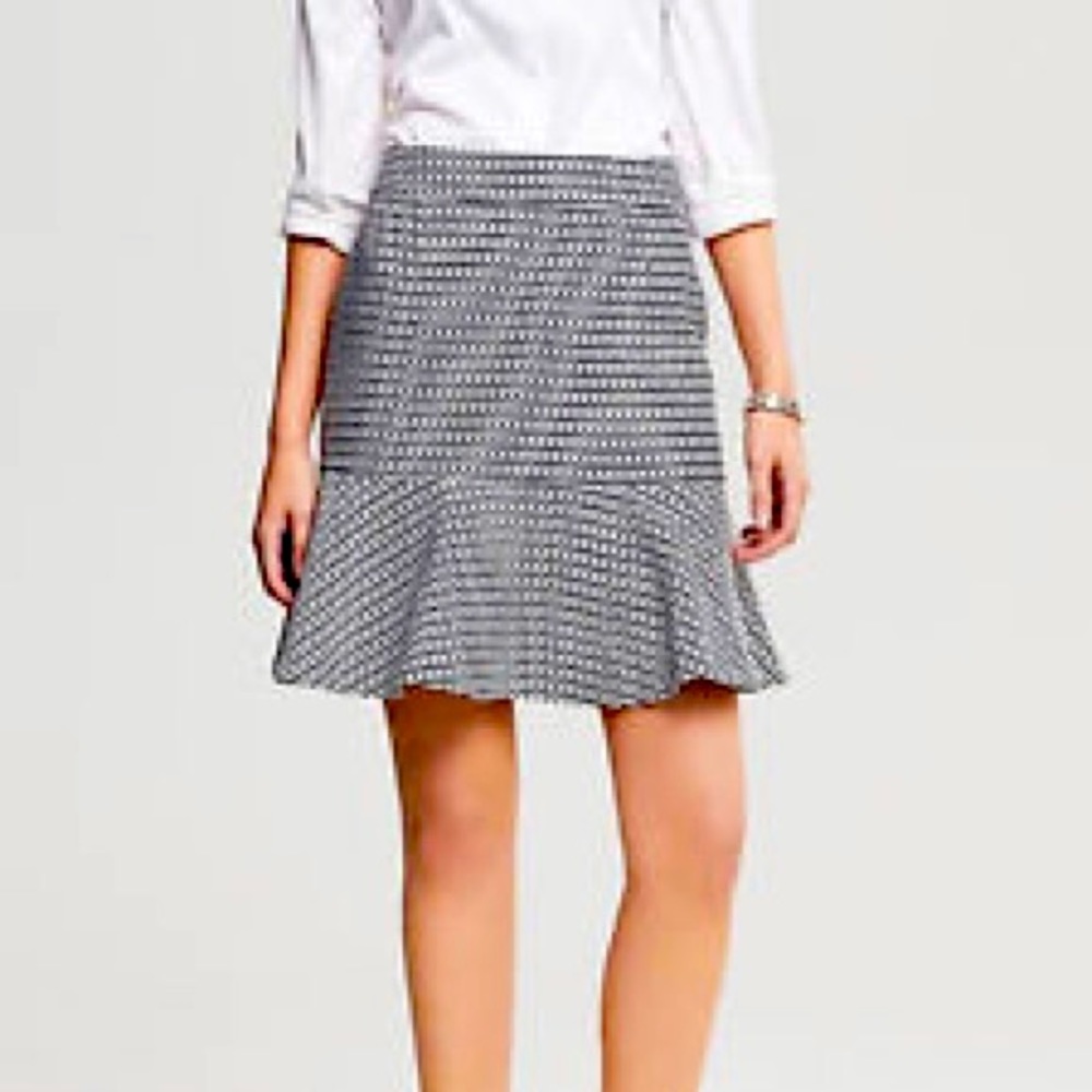 Banana Republic flounce skirt